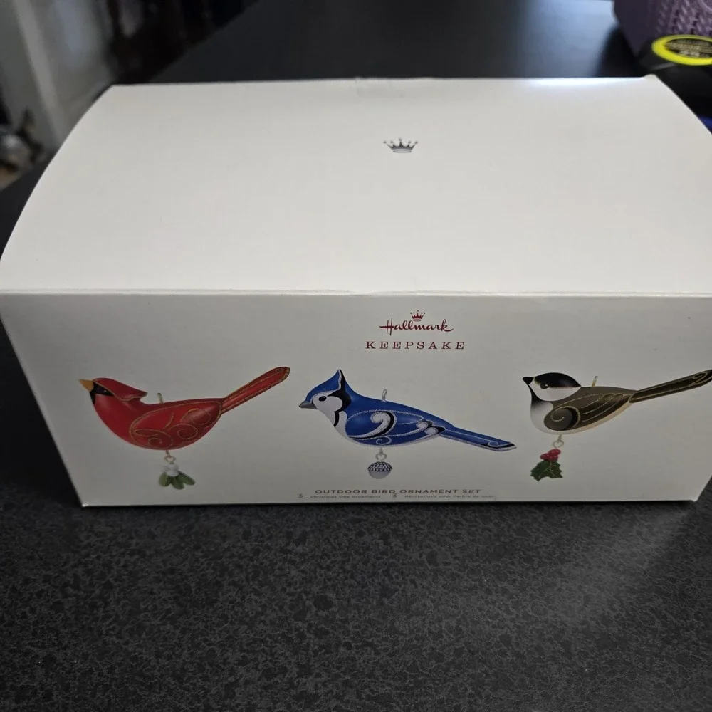 Hallmark birds beauty